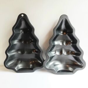 Lot of 2 Wilton Christmas Tree Non-Stick Baking Pans 10 x 7